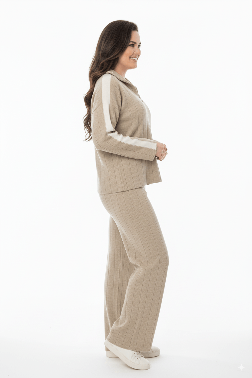 Beige Knit Co - ord Set met Witte Strepen & Half - Zip - BlushFashionstore