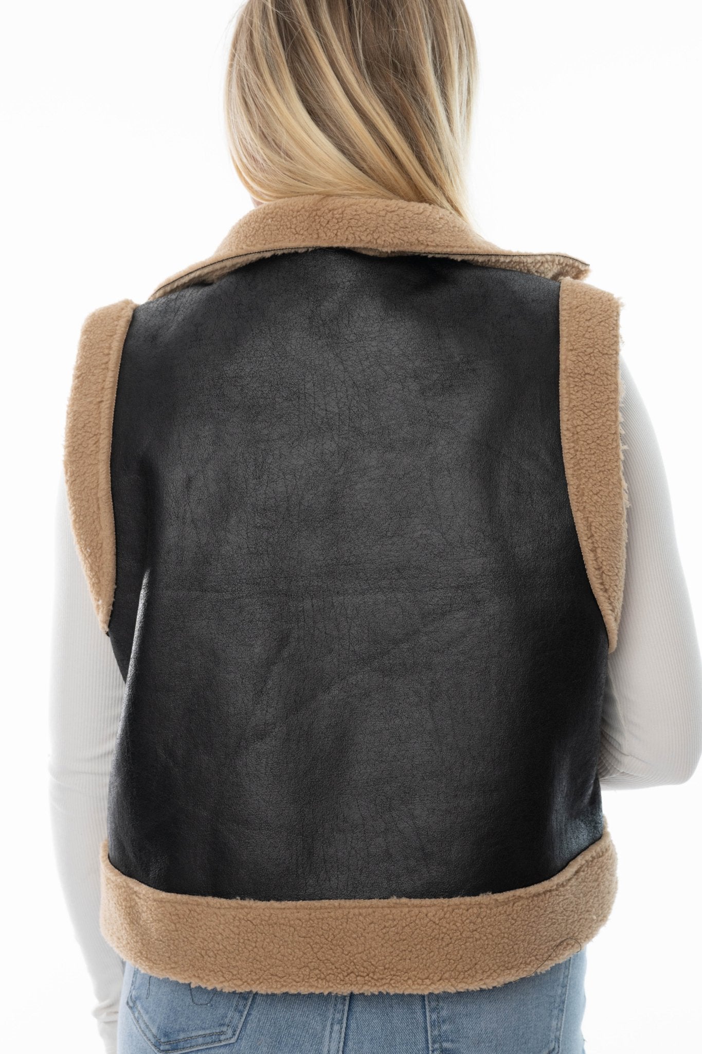 Beige teddy bodywarmer met etnisch borduursel – Dames gilet - BlushFashionstore
