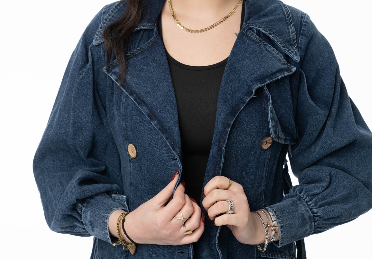 Dames denim trenchcoat – Lange spijkerjas met ceintuur en ritsdetails - BlushFashionstore