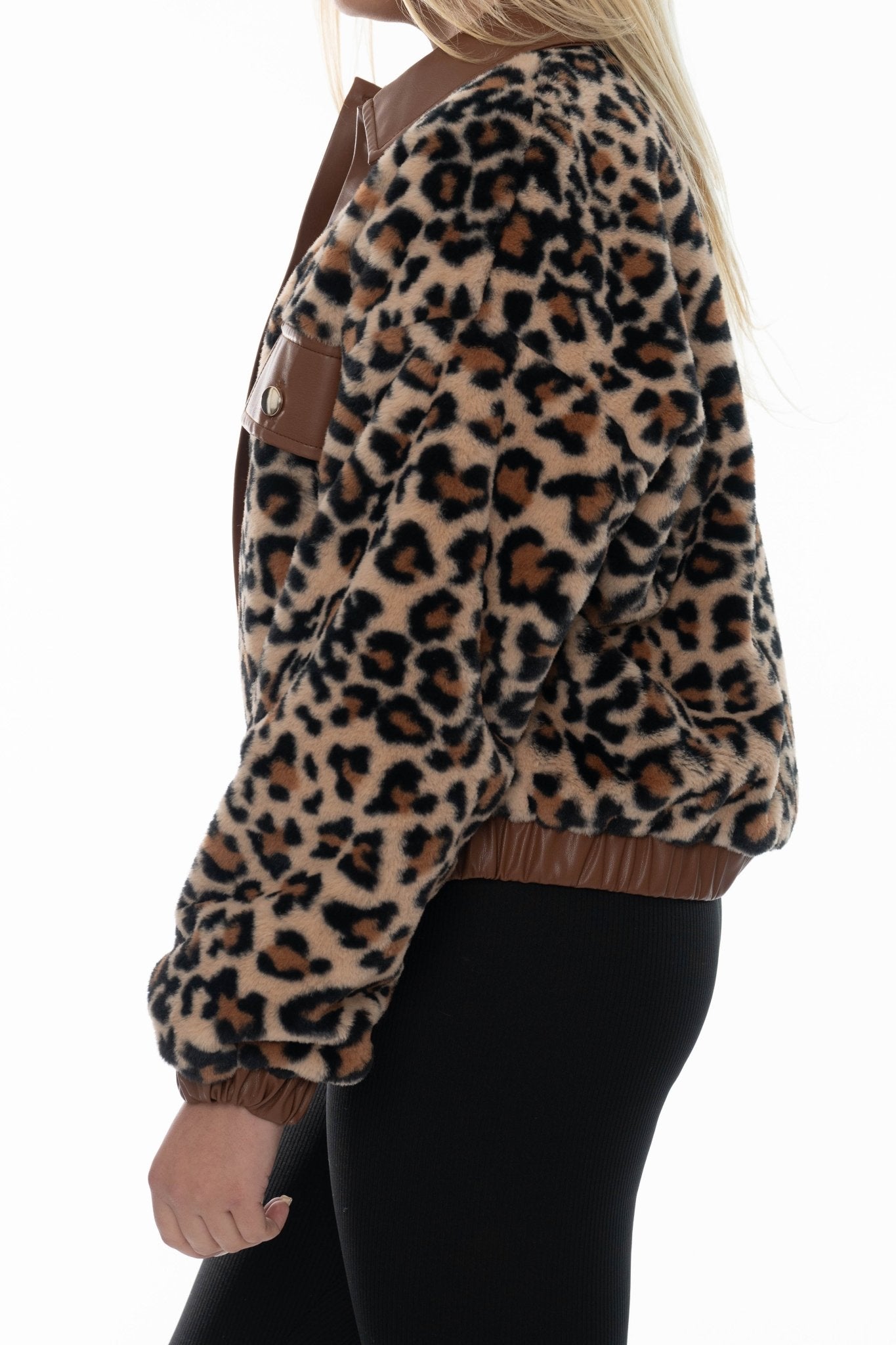 Dames jas met luipaardprint & faux leather details – Kort model - BlushFashionstore