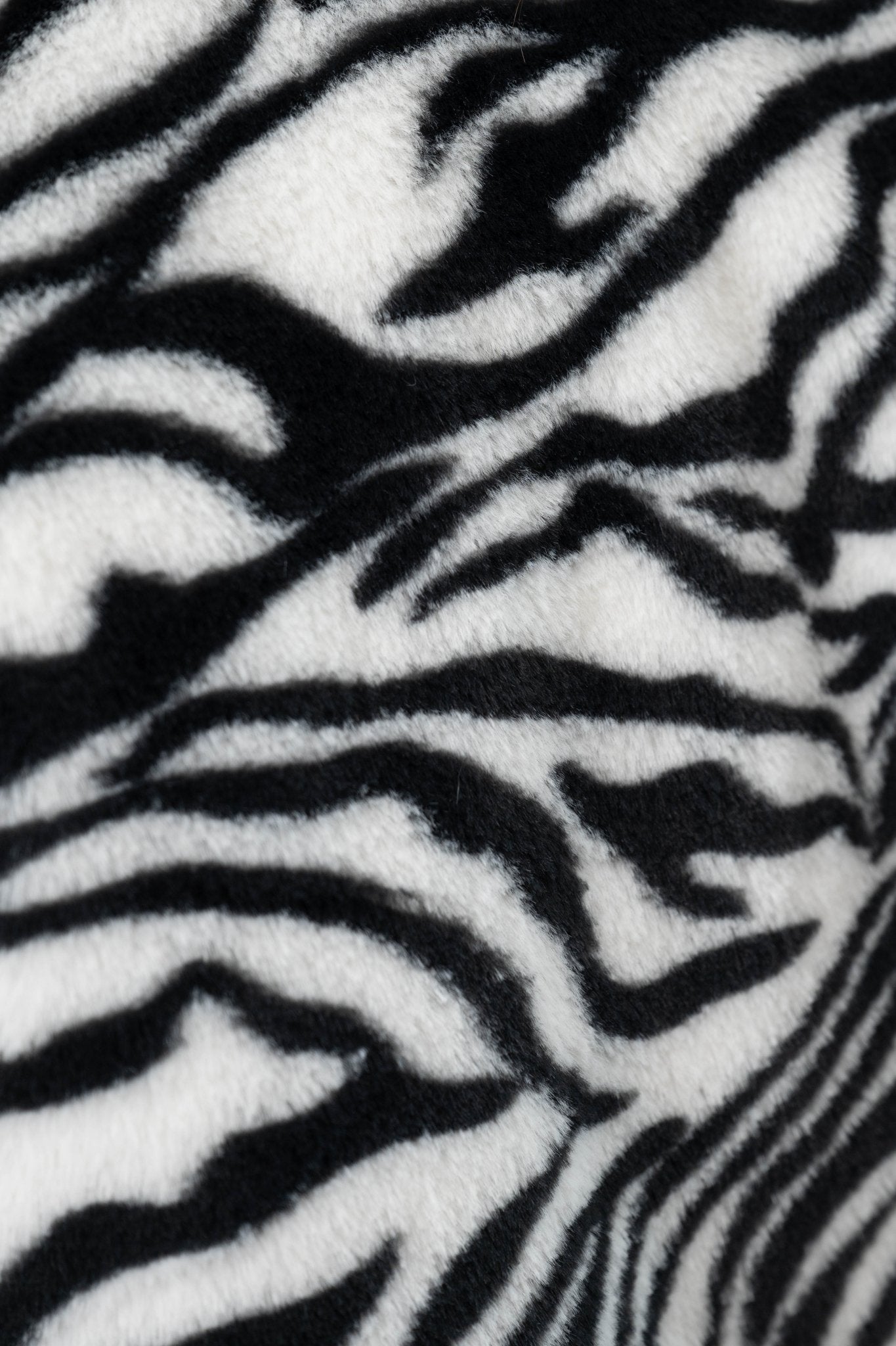 Dames jas met zebra print & faux leather details – Kort model - BlushFashionstore