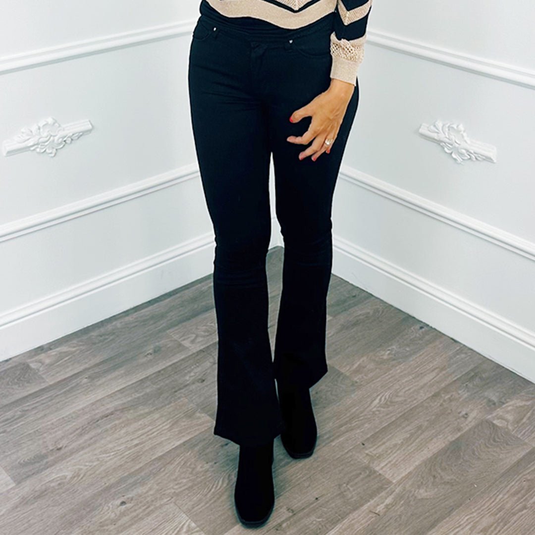 Jeans Flared Zwart - BlushFashionstore
