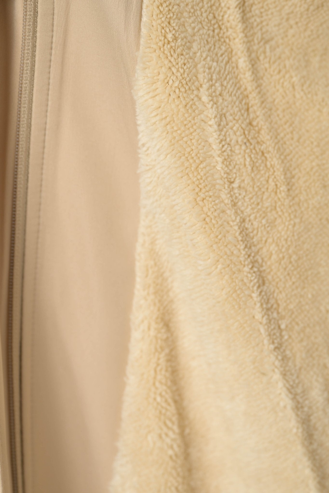 Lange Beige Trenchcoat met Capuchon – Damesjas - BlushFashionstore