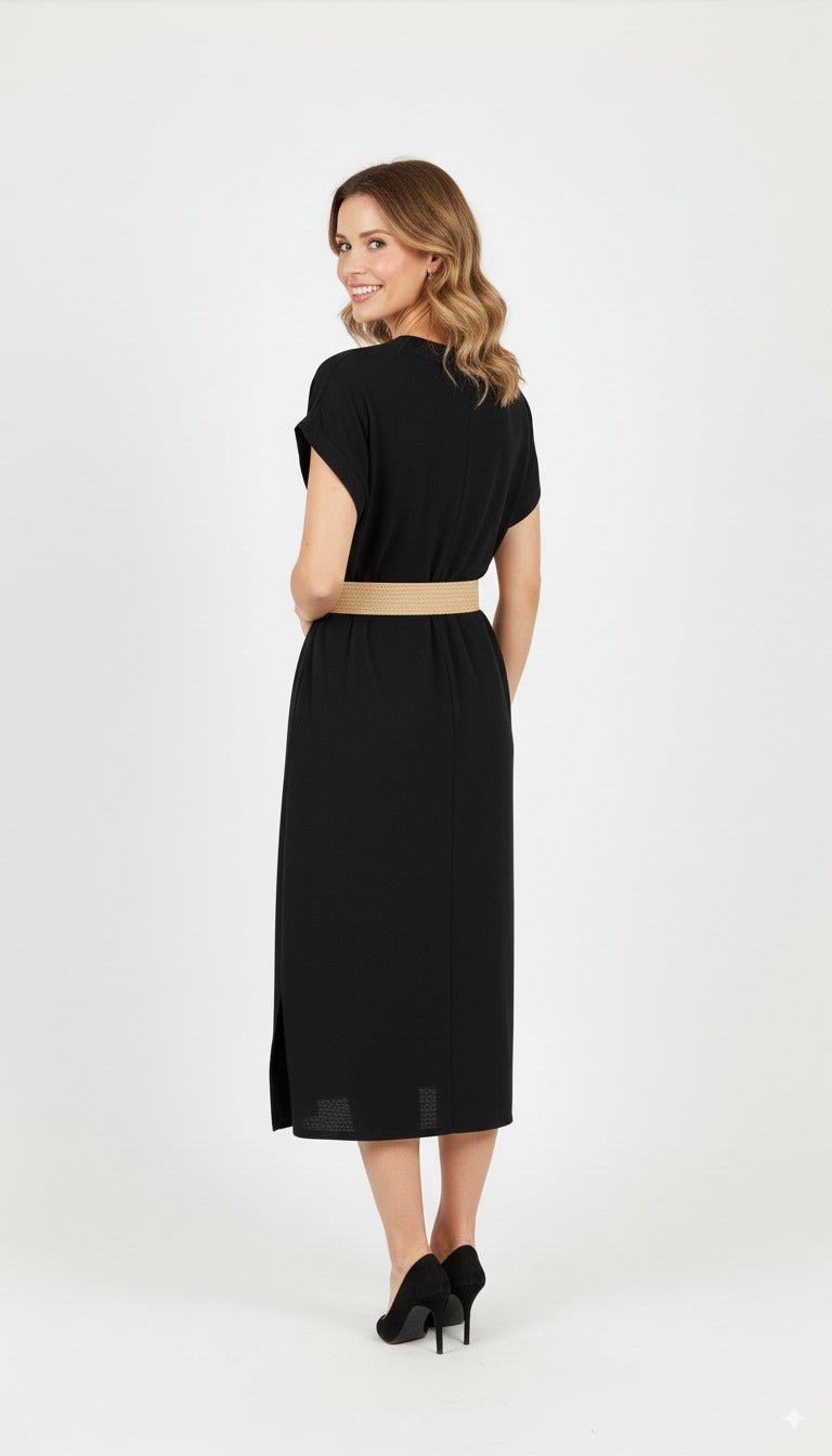 Sylvia Zwarte Midi Jurk met V - hals en Tailleceintuur - BlushFashionstore