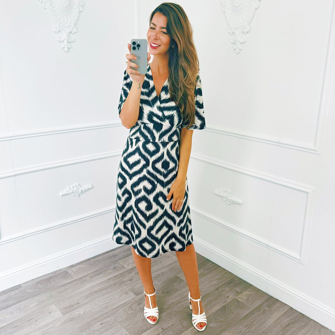 Travel Jurkje Ruffel Zwart - BlushFashionstore
