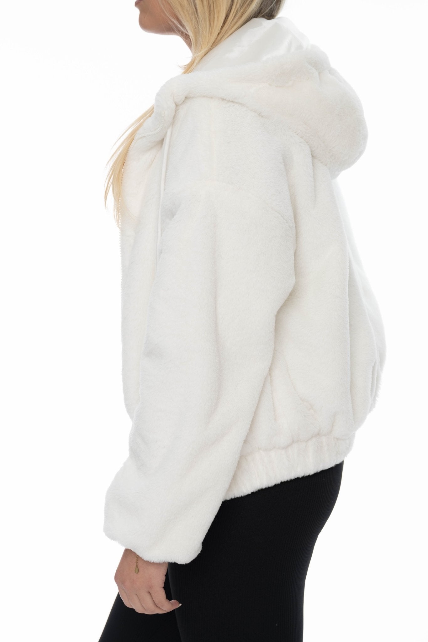 Witte Faux Fur Jas – Korte Damesjas - BlushFashionstore