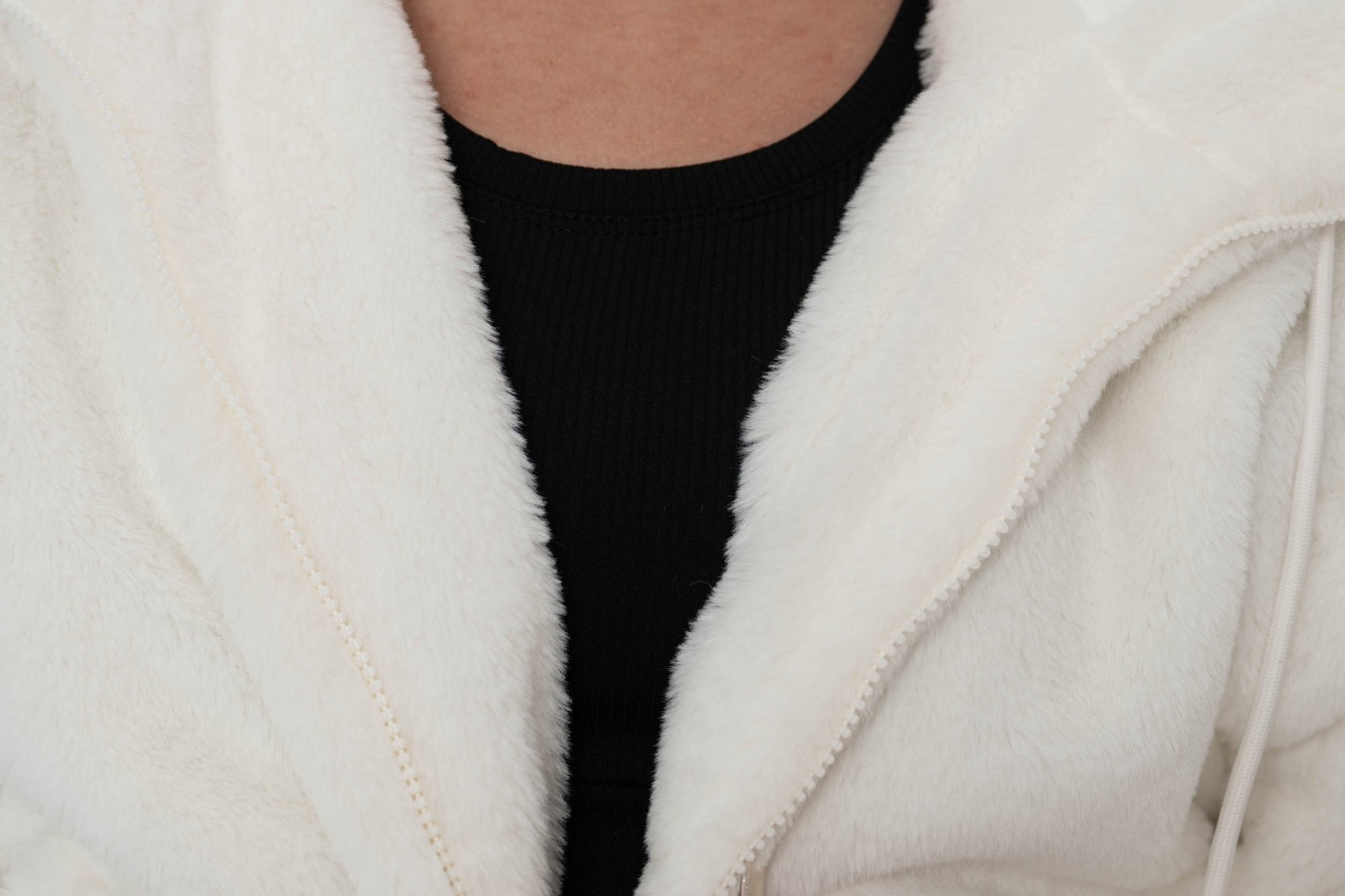 Witte Faux Fur Jas – Korte Damesjas - BlushFashionstore