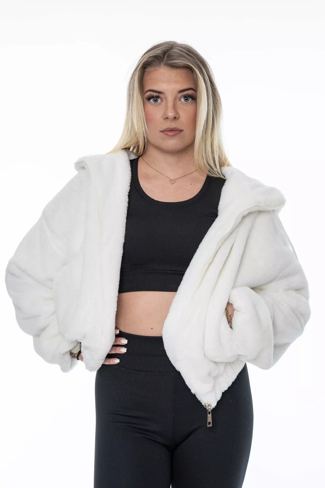 Witte Faux Fur Jas – Korte Damesjas - BlushFashionstore