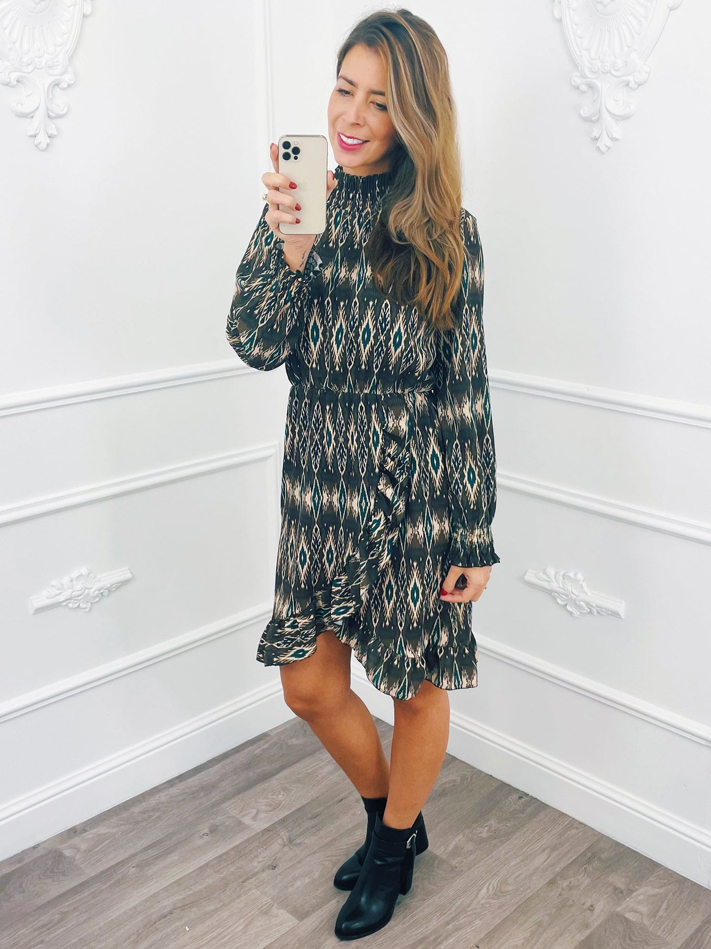 Retro Ruffel Dress Bruin - BlushFashionstore