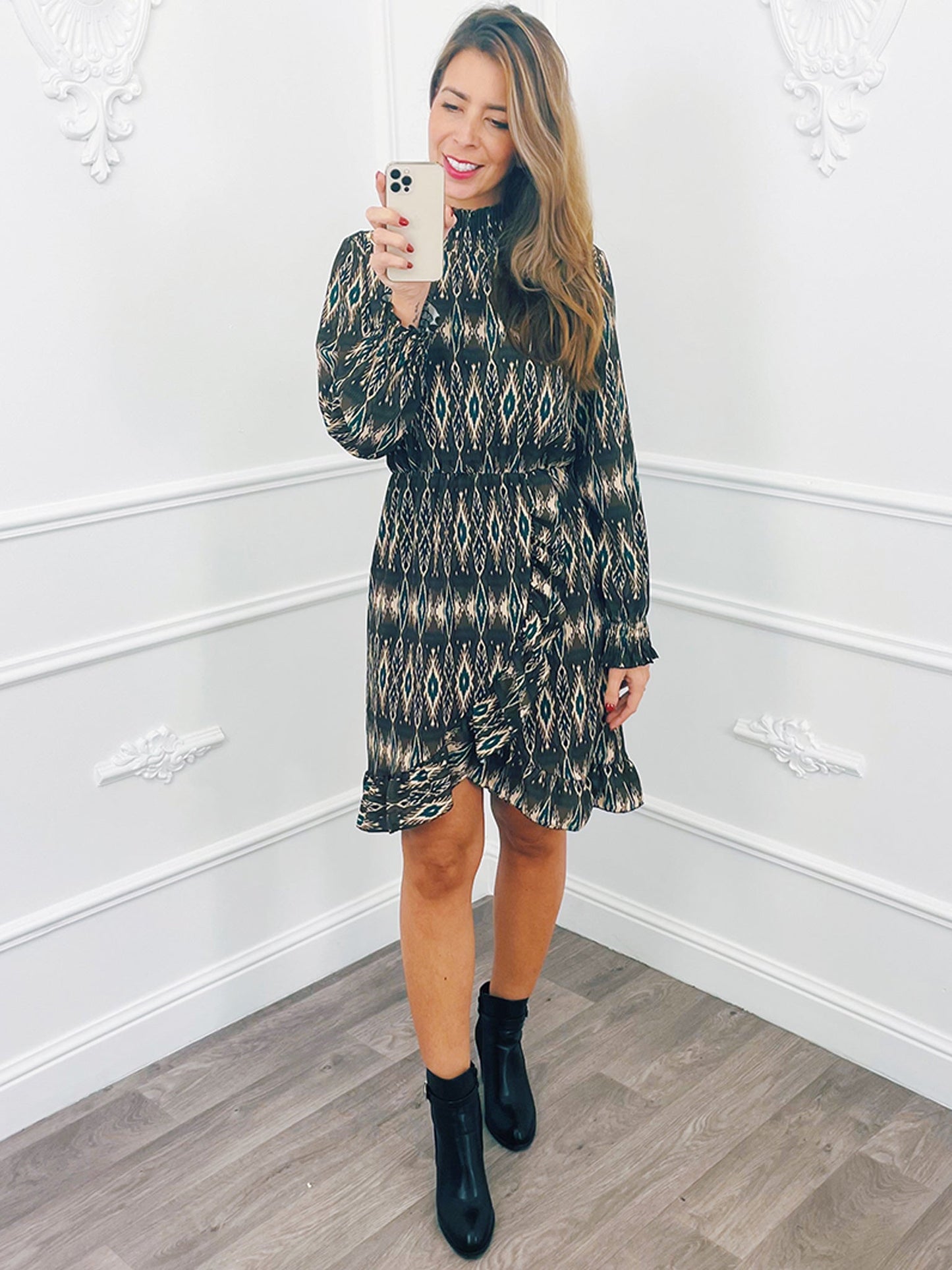 Retro Ruffel Dress Bruin - BlushFashionstore