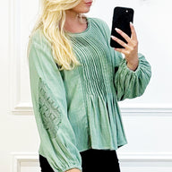 Boho Blouse met Plissé Details en Kantmouwen Groen