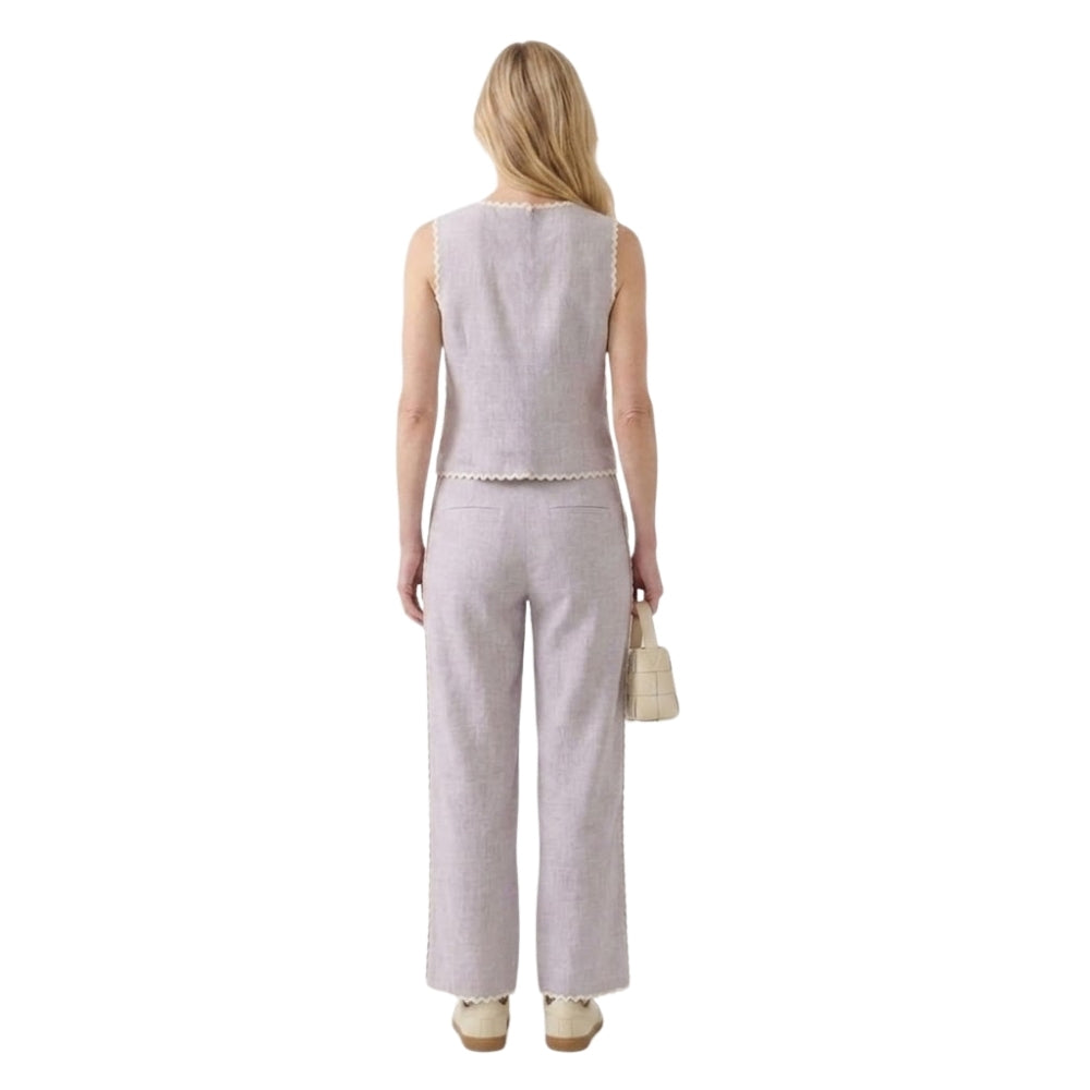 Sterre linnen-look co-ord set met gilet in zand roze voor dames - styling foto