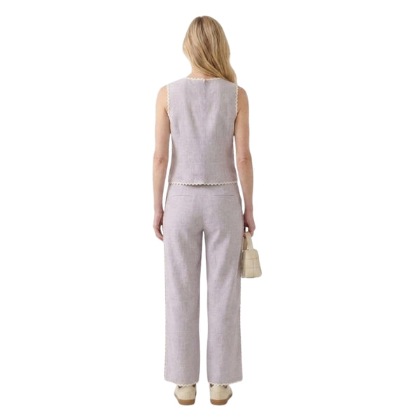Sterre linnen-look co-ord set met gilet in zand roze voor dames - styling foto
