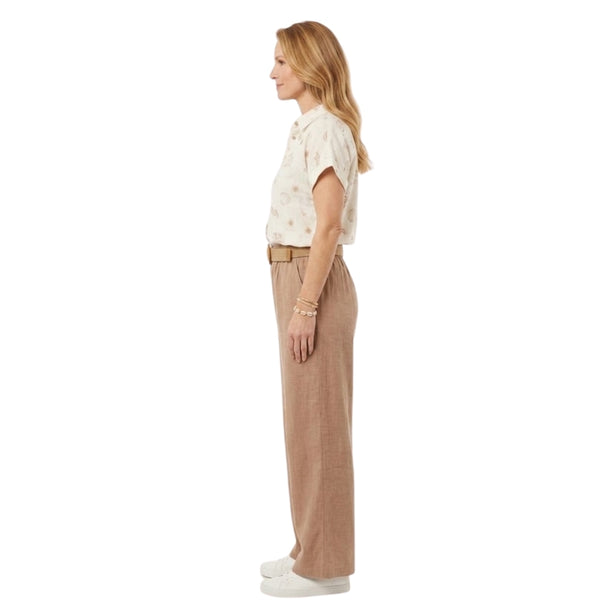 
                    
                      Sari co-ord set met strandprint en ceintuur in taupe voor dames - detail van het ontwerp
                    
                  