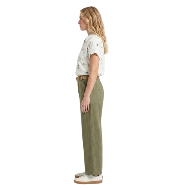 
                    
                      Sari co-ord set met strandprint en ceintuur in legergroen voor dames - detail van het ontwerp
                    
                  