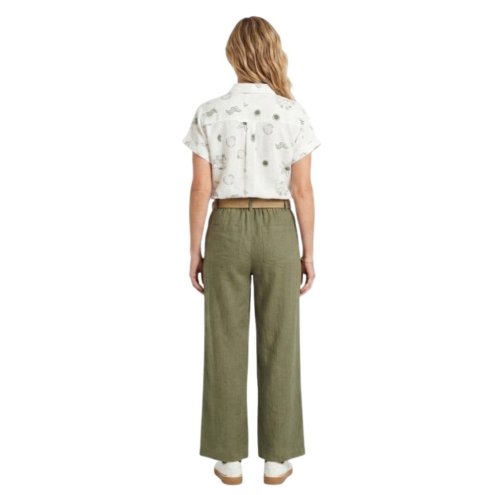 Sari co-ord set met strandprint en ceintuur in legergroen voor dames - styling foto
