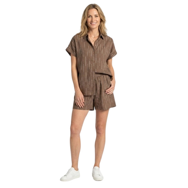 Isa short co-ord set met verticale streepjes in bruin voor dames