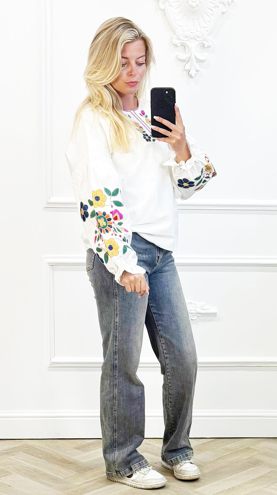 "Witte Boho Blouse met Bloemen"
