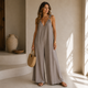 Luchtige Wide Leg Jumpsuit met Goudkleurige Broche - Taupe