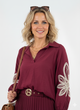 Bordeauxrode blouse met borduursel dames.