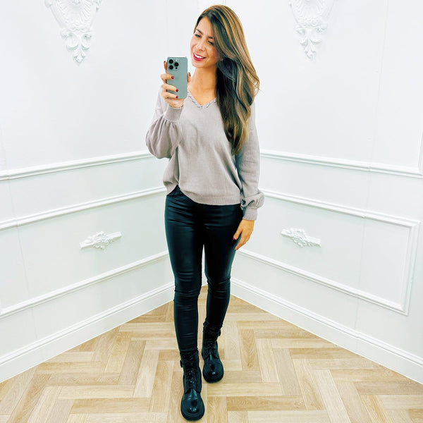 
                    
                      Ballonmouw Top Taupe - BlushFashionstore
                    
                  