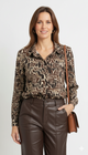 Dames blouse met bruine abstracte print en kraag, lange mouwen