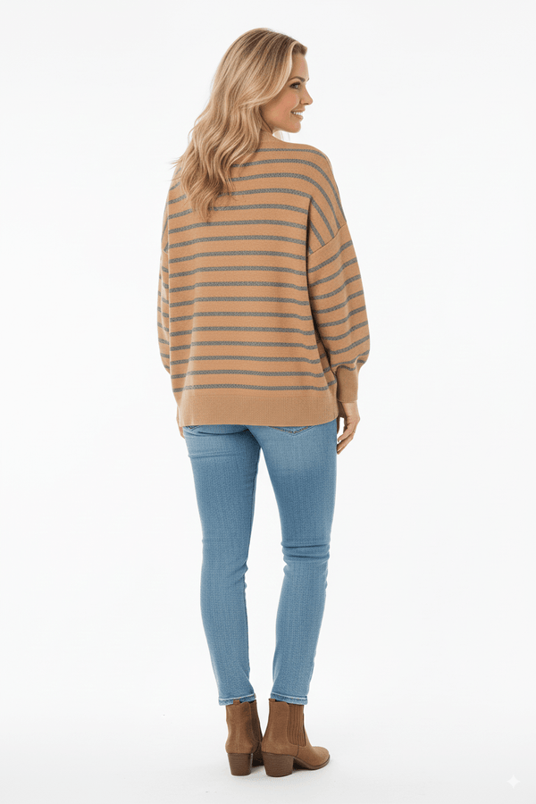 
                    
                      Camel dames trui met grijze strepen – Oversized knitwear - BlushFashionstore
                    
                  