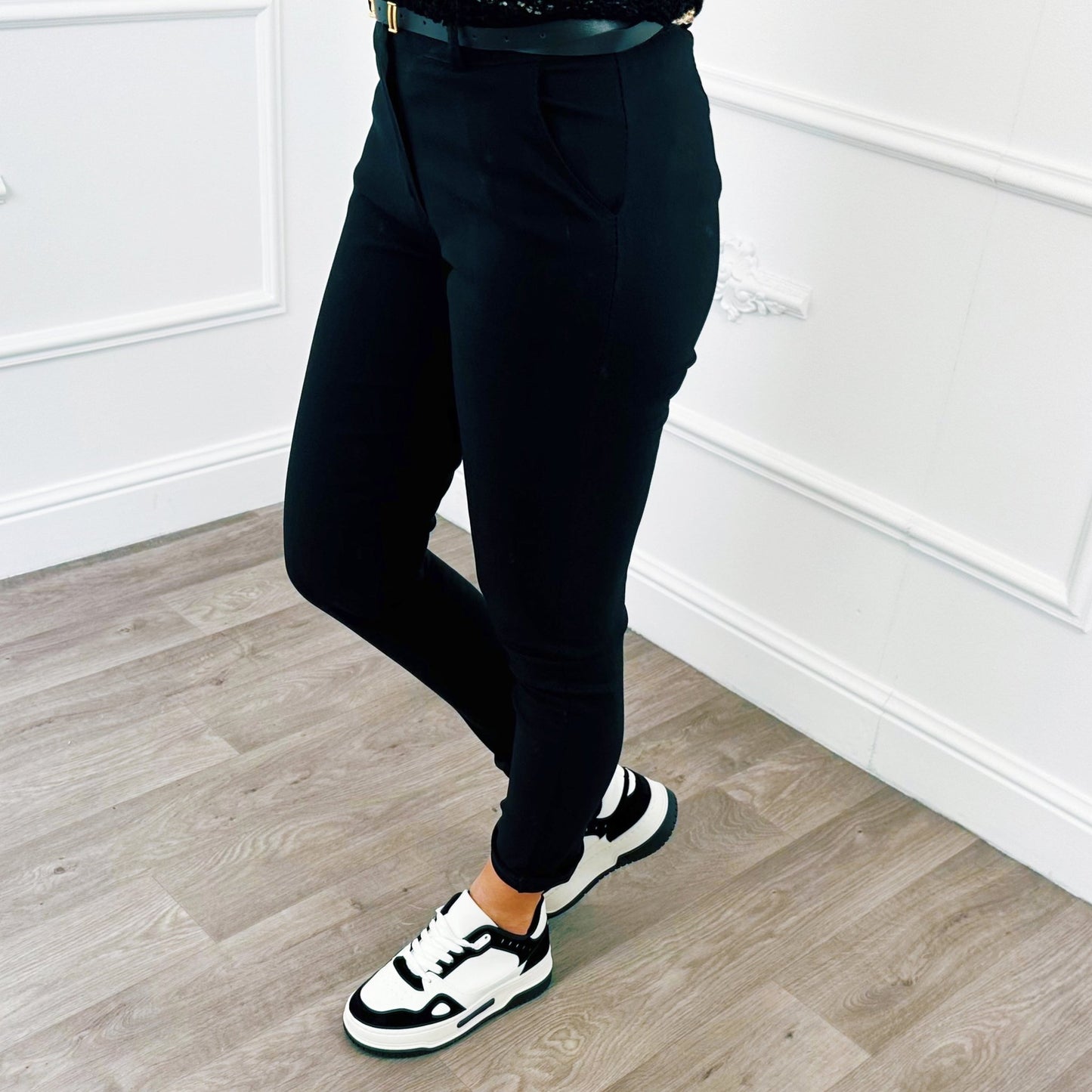 Chino Zwart - BlushFashionstore