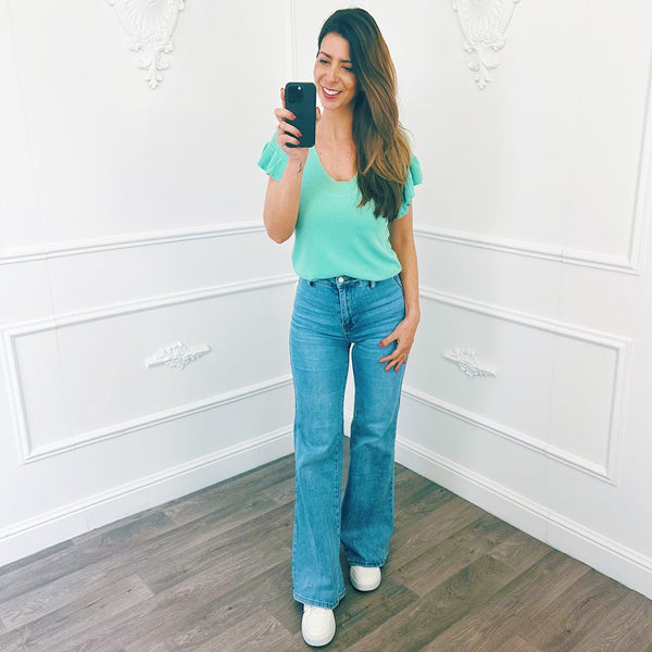 
                    
                      Gebreide Top Ruffel Mint Groen - BlushFashionstore
                    
                  