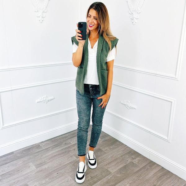 
                    
                      Kapmouw Teddy Gilet Army - BlushFashionstore
                    
                  