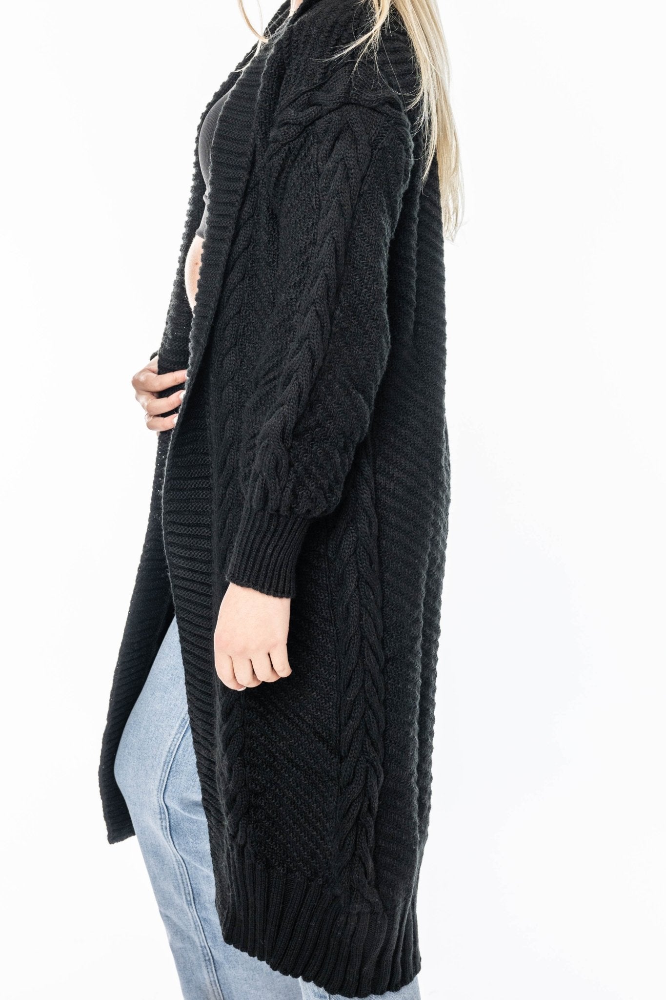 Lange Zwarte Kabelgebreide Cardigan – Cozy & Stylish - BlushFashionstore