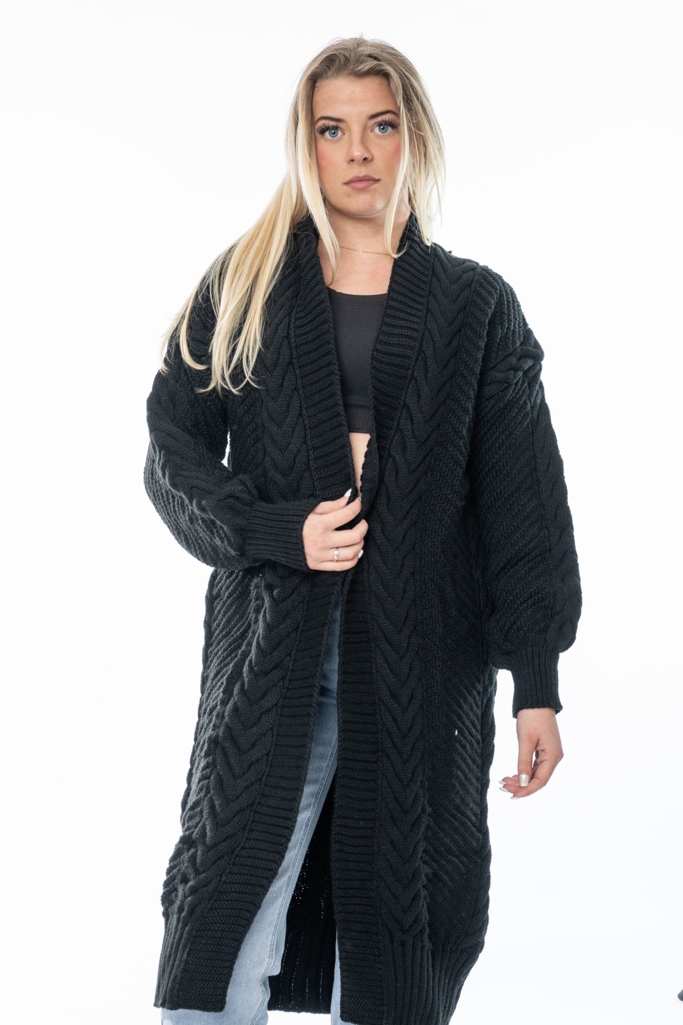 Lange Zwarte Kabelgebreide Cardigan – Cozy & Stylish - BlushFashionstore
