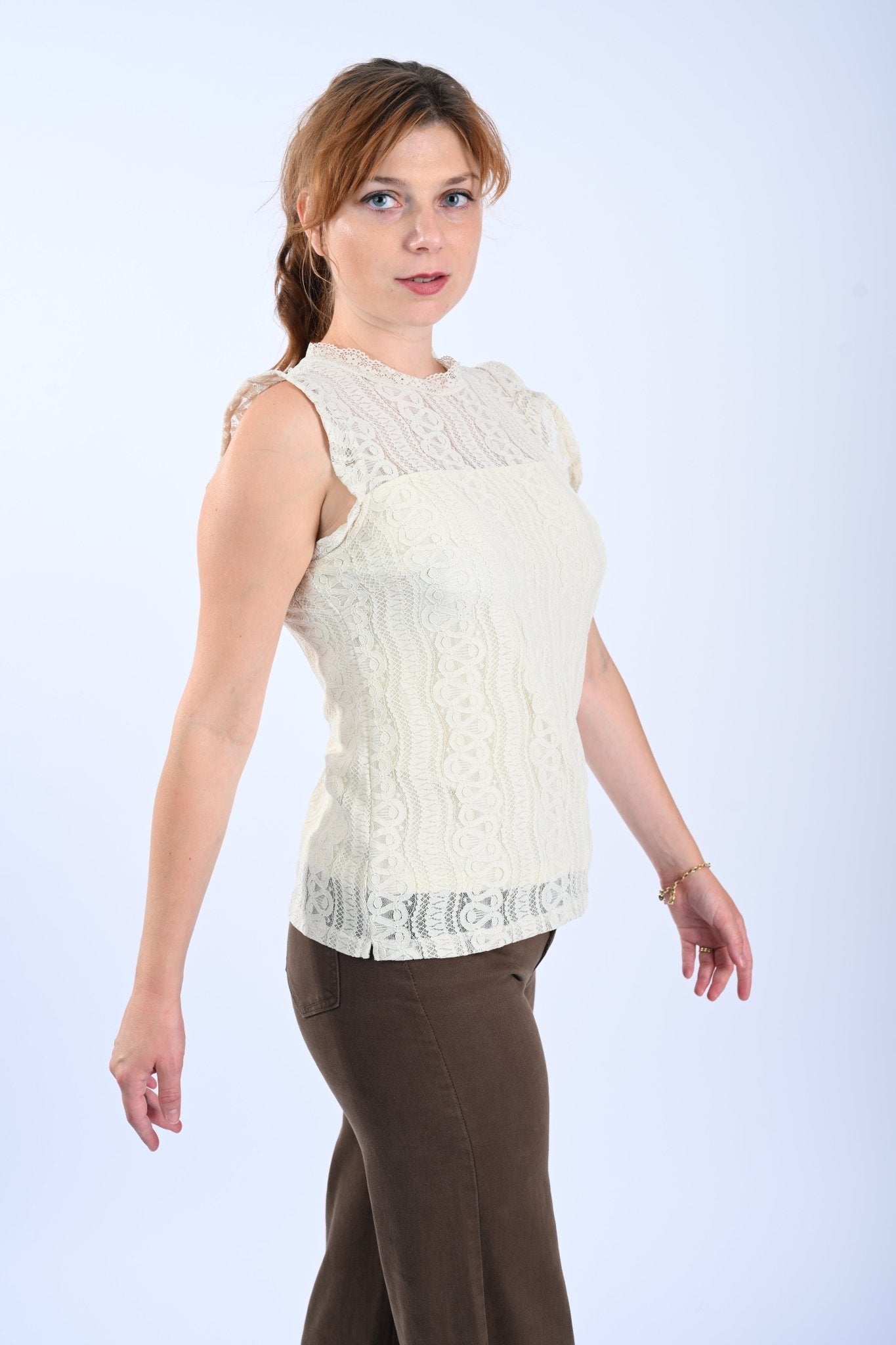 MI Piace Crèmekleurige Kanttop – Elegante Mouwloze Dames Top met Fijne Details - BlushFashionstore