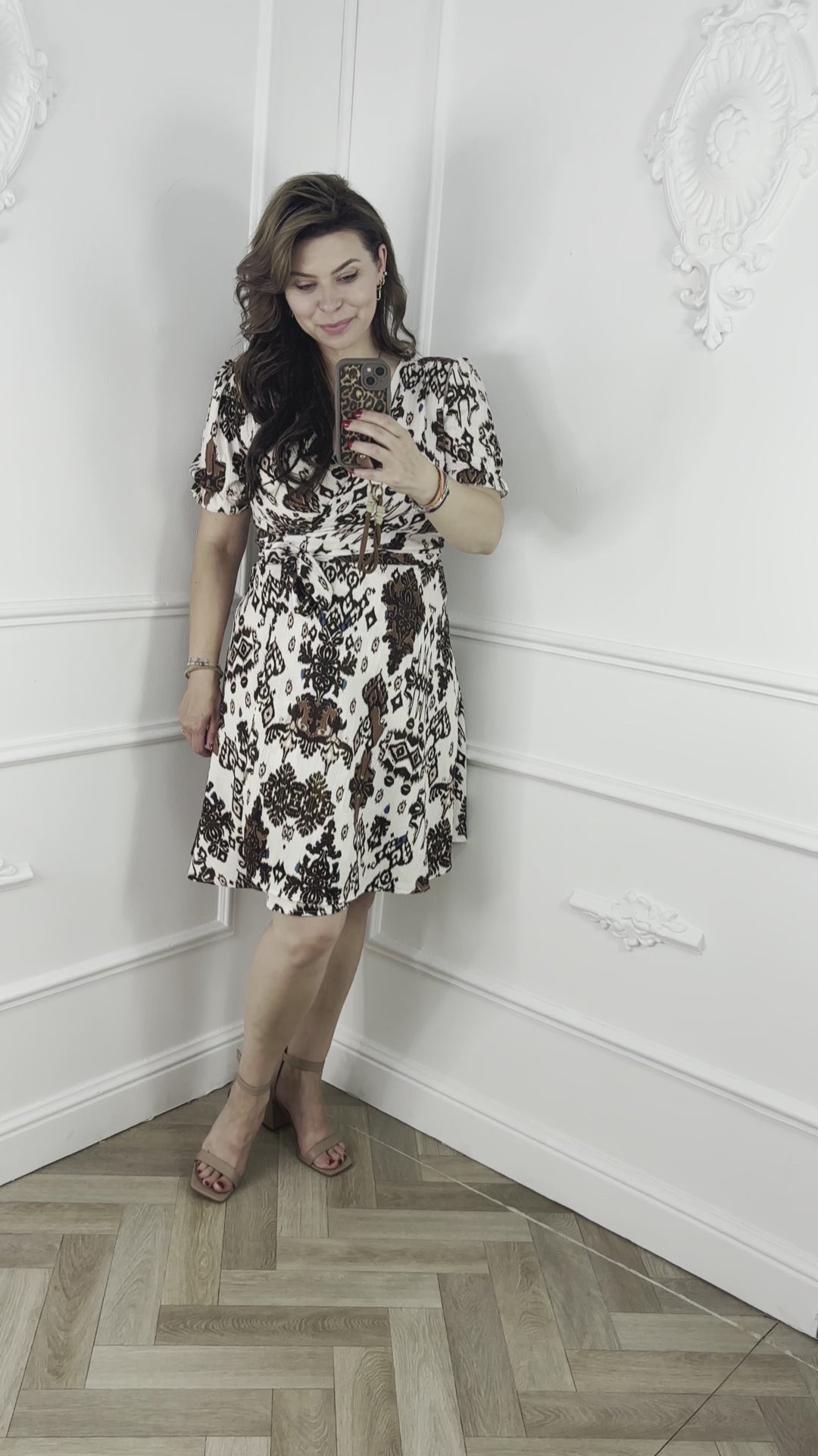 Noura Jurk Bruinprint