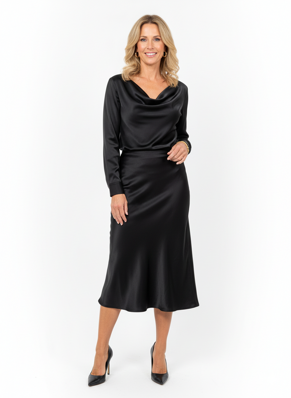 Zwarte satijnen midi-rok – elegante damesrok met glanzende stof en vloeiende pasvorm.