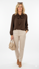 Donkerbruine Blouse met Strik – Elegante Damesblouse met Subtiele Glitter