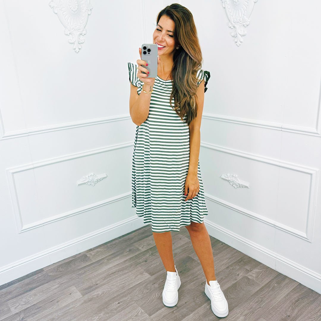 Streep Ruffel Dress Groen - BlushFashionstore