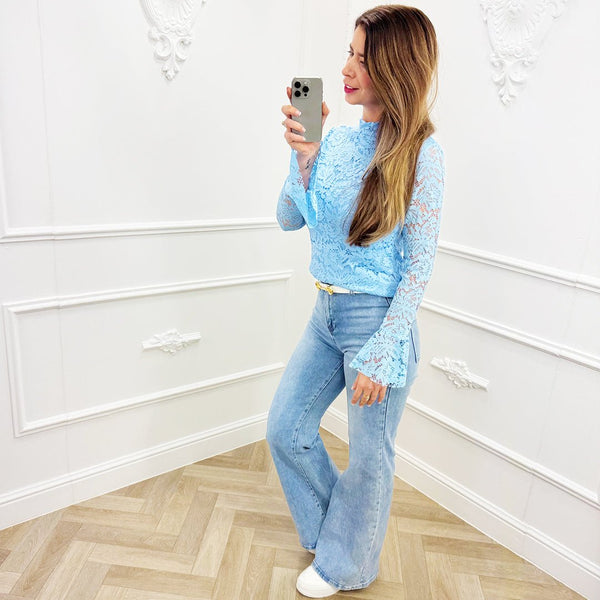 
                    
                      Top Elin Lichtblauw - BlushFashionstore
                    
                  