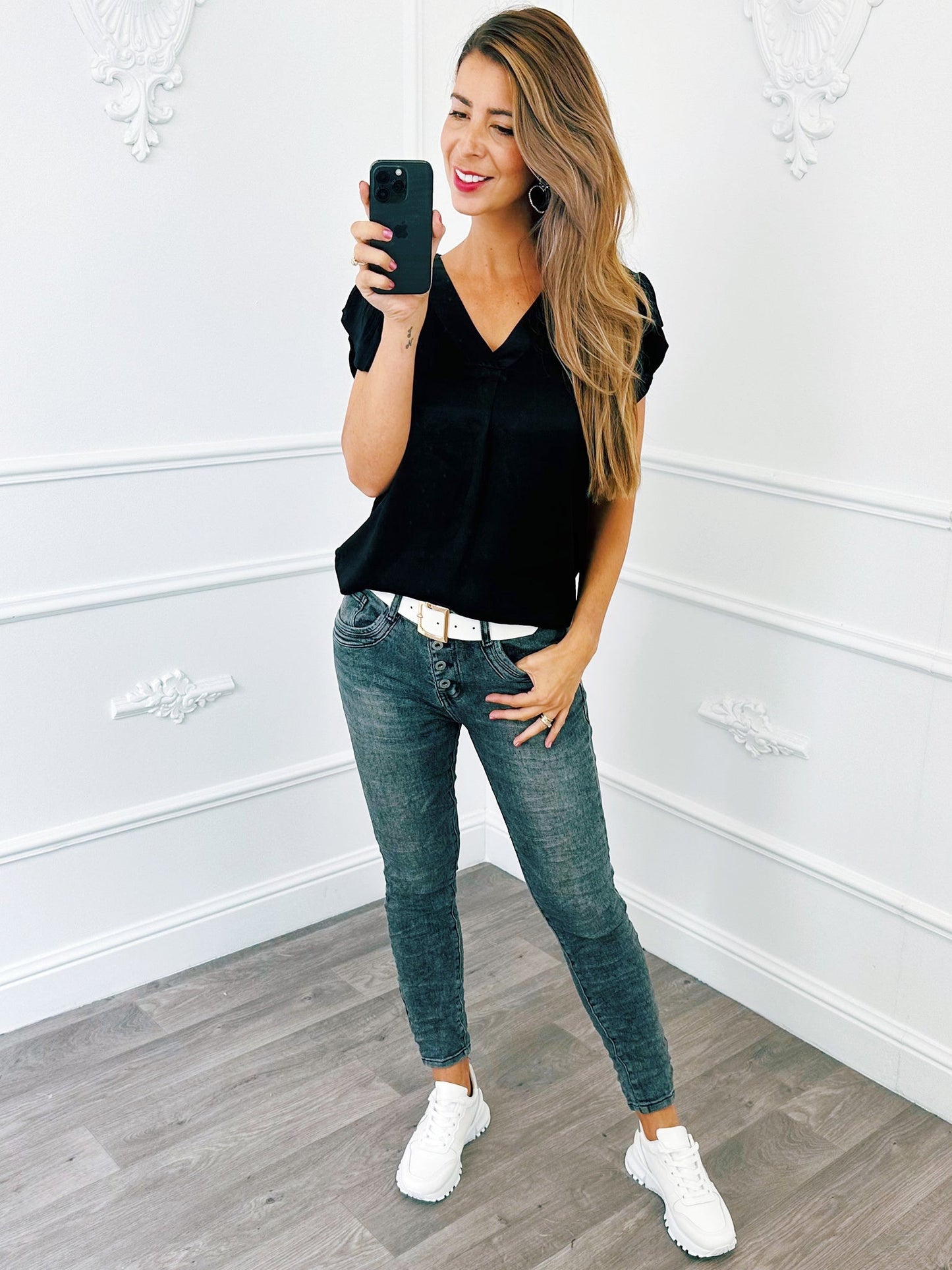 Top Ruffel Zwart - BlushFashionstore