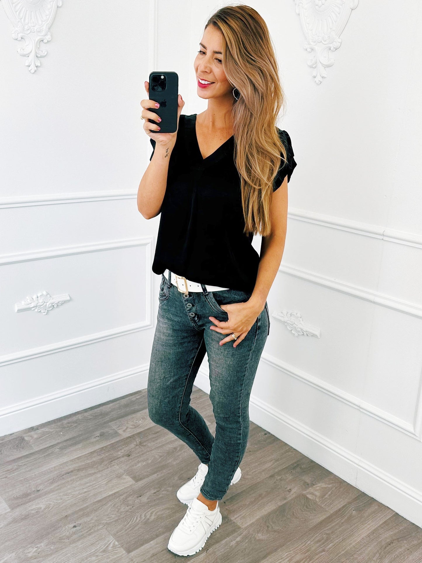 Top Ruffel Zwart - BlushFashionstore