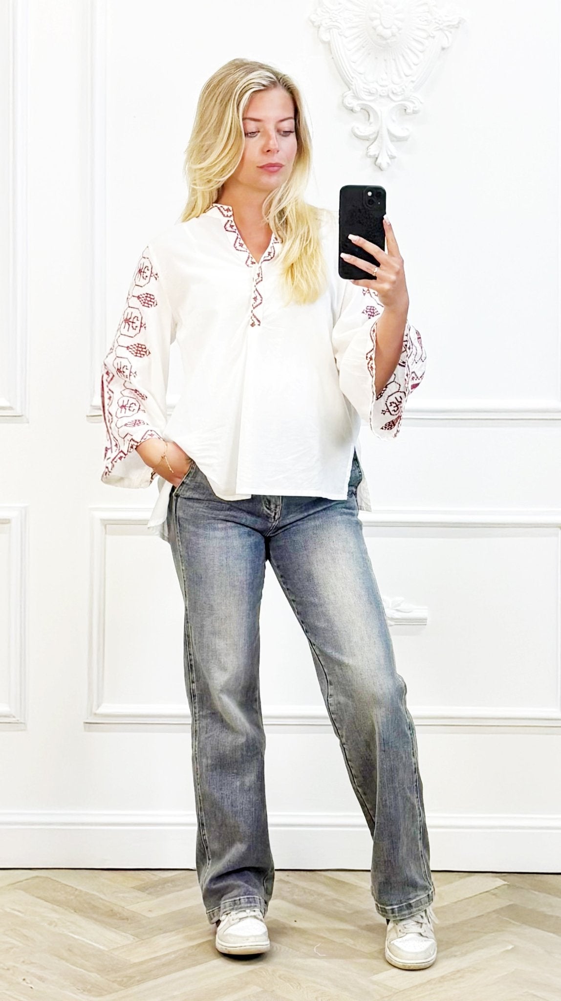 "Wijde Boho Top met Mouwenborduurwerk - BlushFashionstore