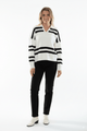 Witte Gebreide Trui met Zwarte Strepen & Kraagdetail - BlushFashionstore