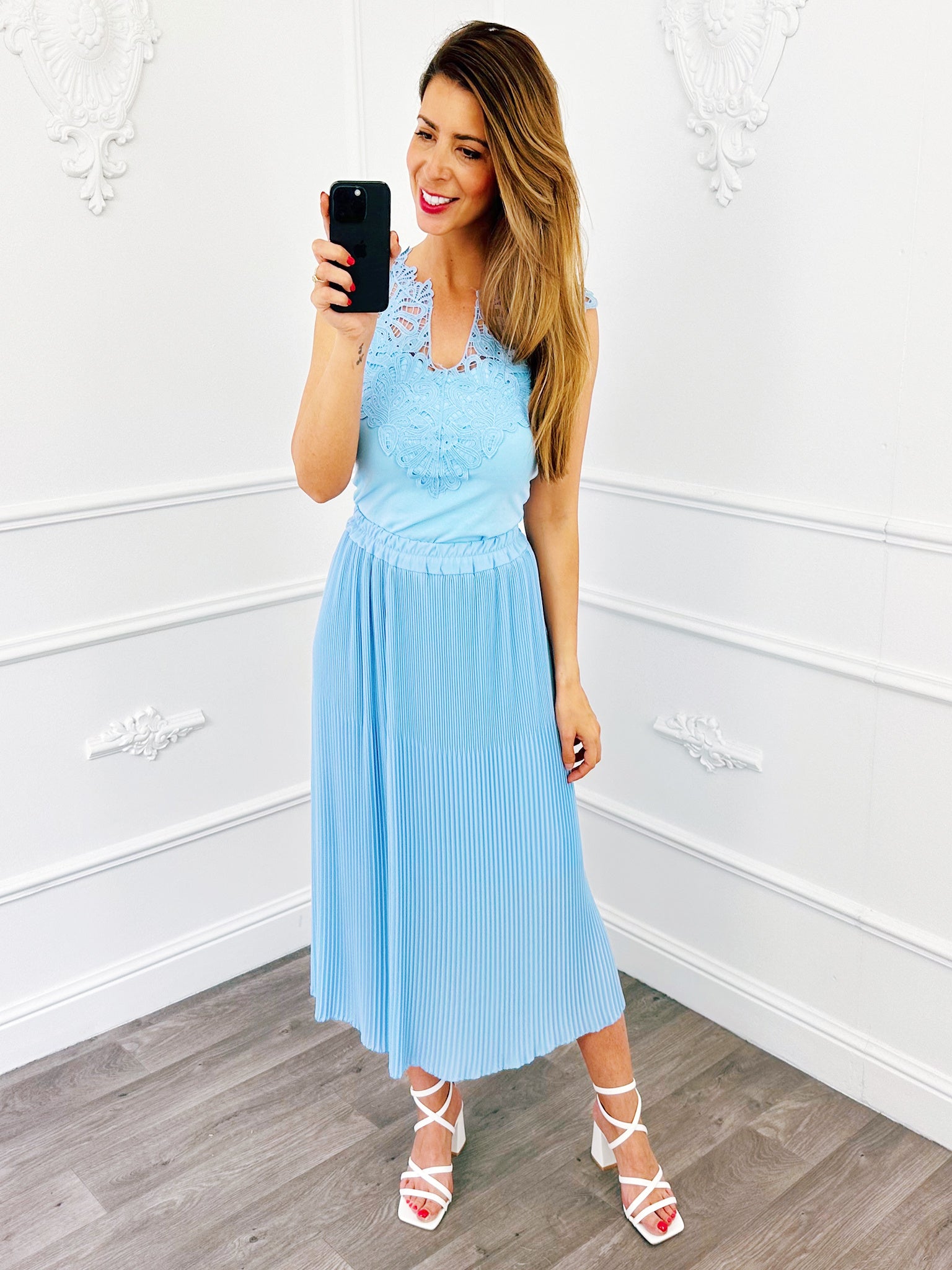 Pleated Midi Skirt Light Blue