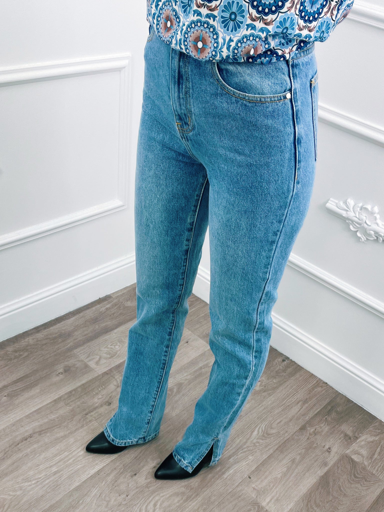 High Straight Split Jeans