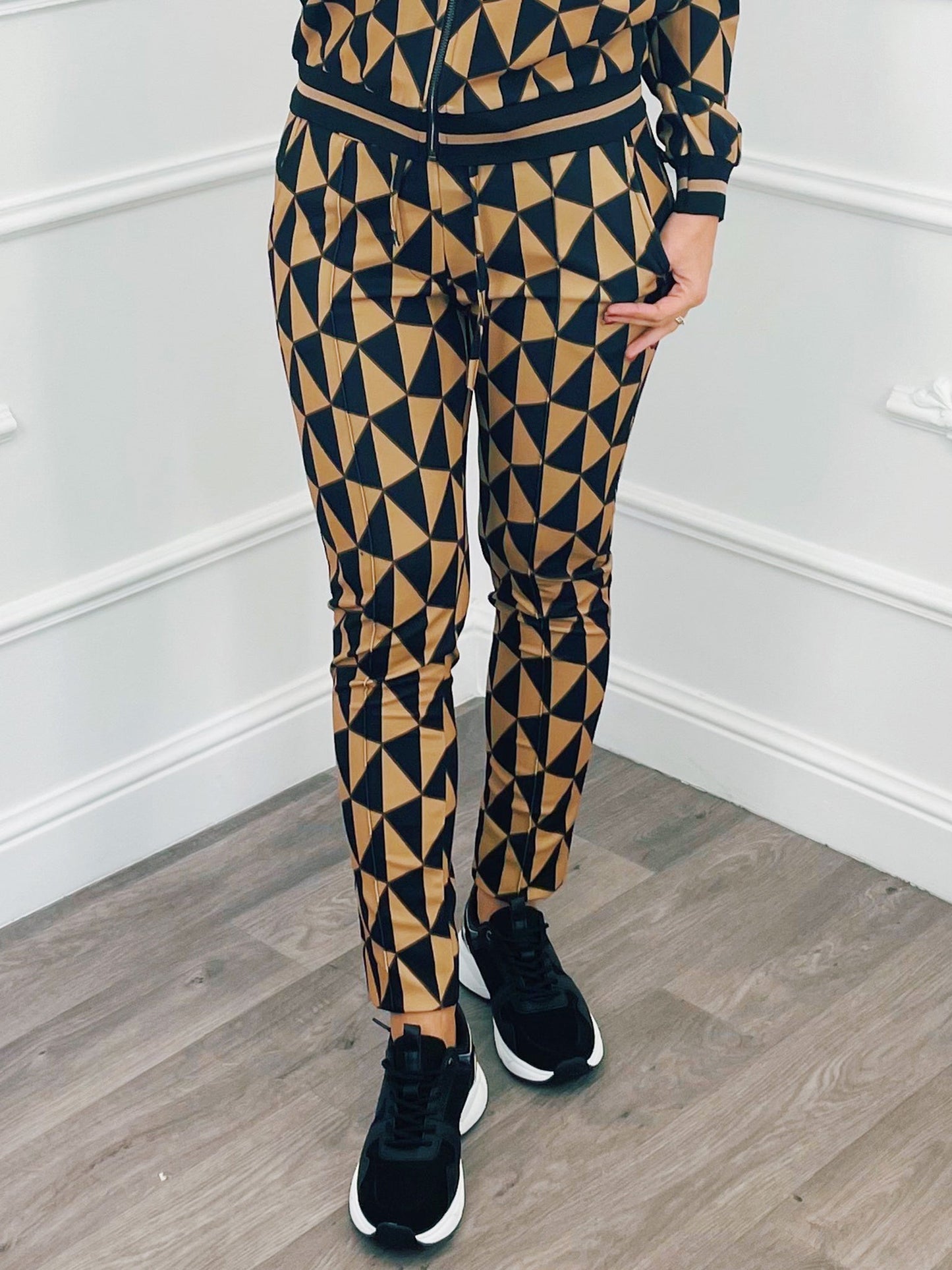 Triangel Travel Broek Beige - BlushFashionstore