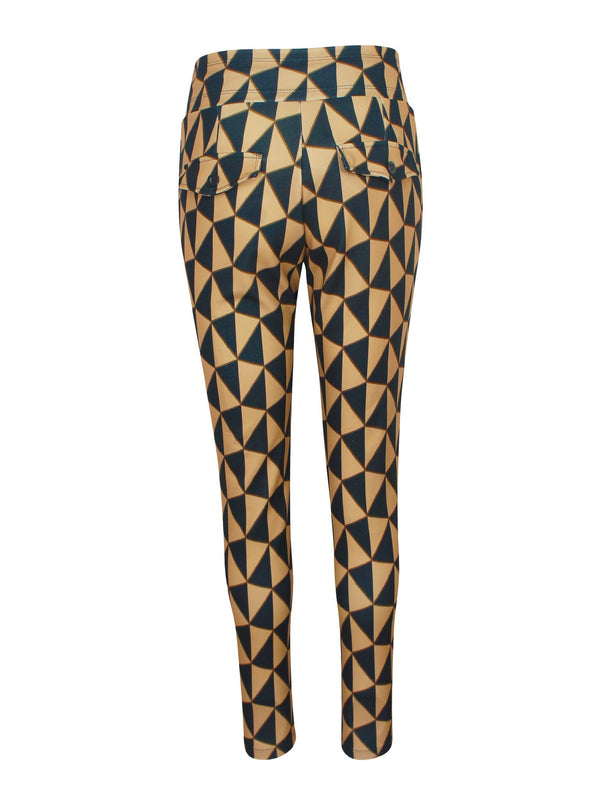 
                    
                      Triangel Travel Broek Beige - BlushFashionstore
                    
                  